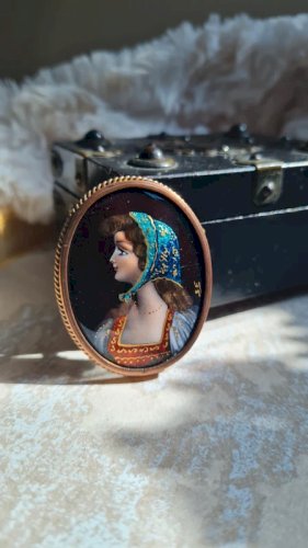 Grande Broche ancienne émaillée signée S.F bijou Paris collection