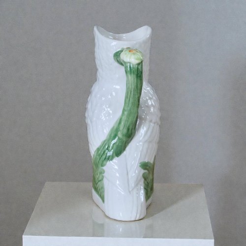 Grande carafe ancienne en barbotine hibou / chouette