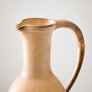 Grande carafe artisanale en grès mat