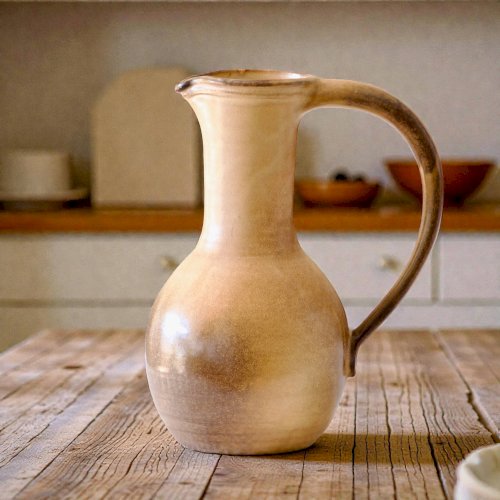 Grande carafe artisanale en grès mat