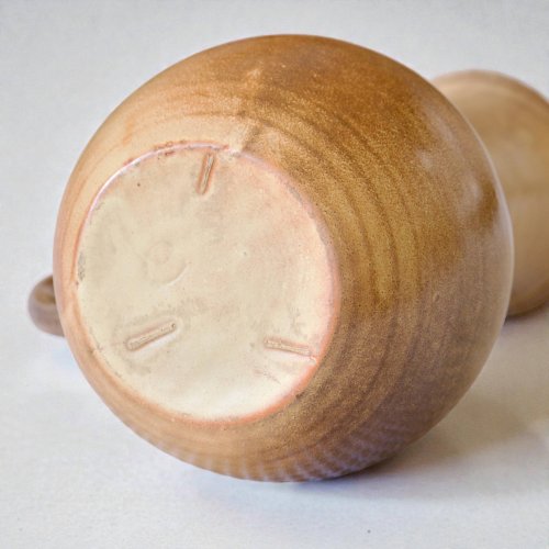 Grande carafe artisanale en grès mat