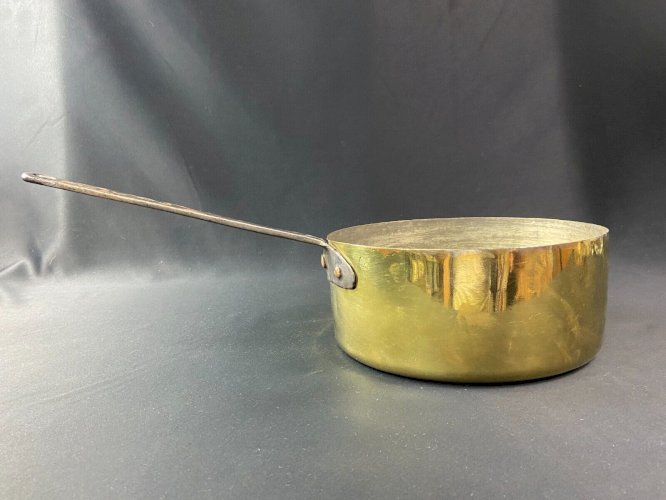 Grande casserole en laiton étamé fin XVIIIe début XIXe