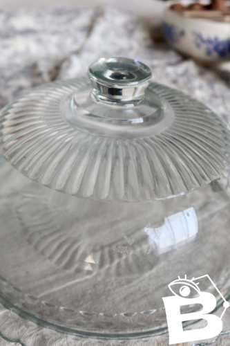 Grande cloche à fromage vintage en verre moulé transparent