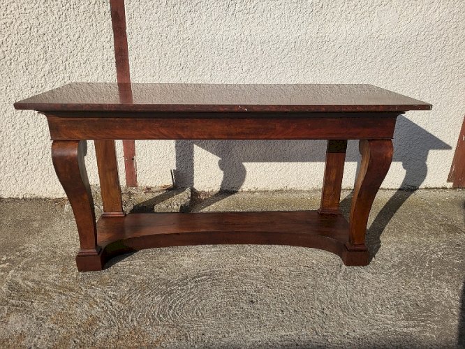 GRANDE CONSOLE A CROSSE EN ACAJOU PLATEAU MARBRE ROUGE ET BLANC DU XIX è SIECLE
