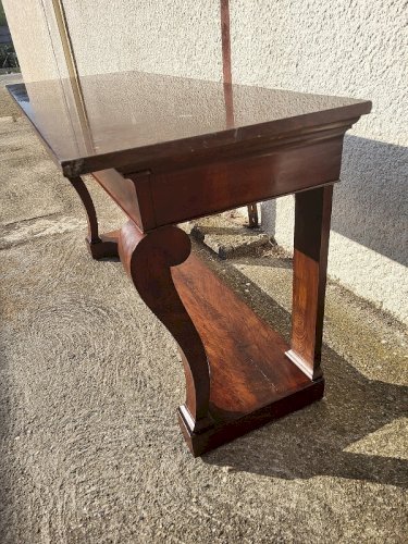 GRANDE CONSOLE A CROSSE EN ACAJOU PLATEAU MARBRE ROUGE ET BLANC DU XIX è SIECLE