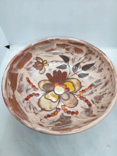 grande coupe a decor floral emaille datant des annees 1970 signé Martine Azema en bon etat