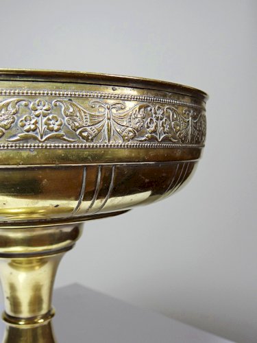 Grande coupe à fruits en laiton repoussé fleurs et papillon art déco/nouveau