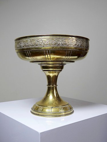Grande coupe à fruits en laiton repoussé fleurs et papillon art déco/nouveau