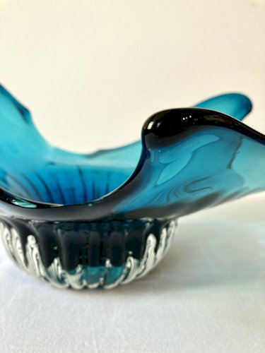 Grande coupe à fruits en verre soufflé bleu