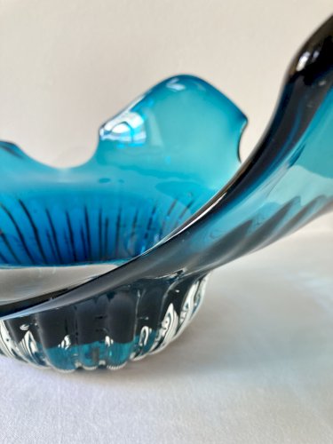 Grande coupe à fruits en verre soufflé bleu