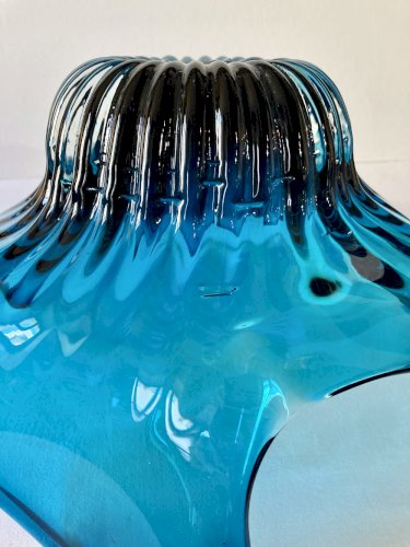 Grande coupe à fruits en verre soufflé bleu