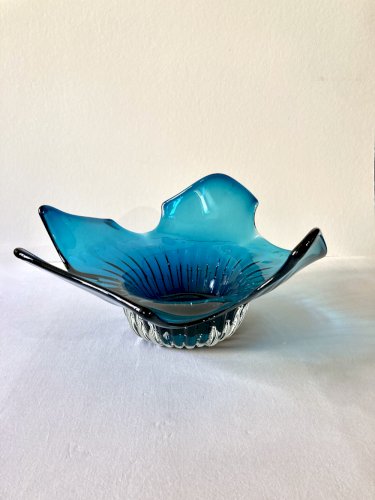 Grande coupe à fruits en verre soufflé bleu