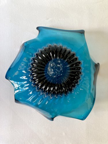 Grande coupe à fruits en verre soufflé bleu