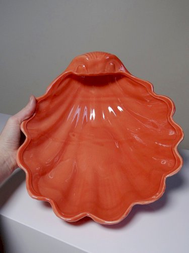 Grande coupe coquillage, bénitier, style rococo, faïence saumon vintage