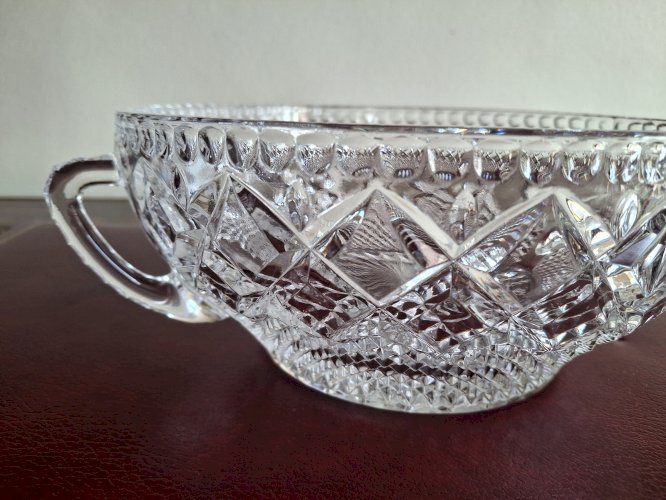 Grande coupe en cristal avec 2 anses diamètre 23 cm hauteur 9,6 cm
