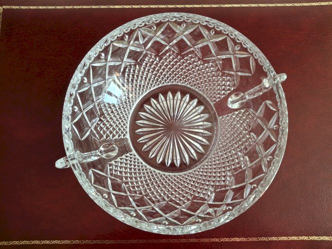 Grande coupe en cristal avec 2 anses diamètre 23 cm hauteur 9,6 cm