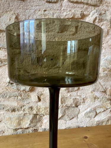 Grande coupe en verre soufflé teinté vert mousse