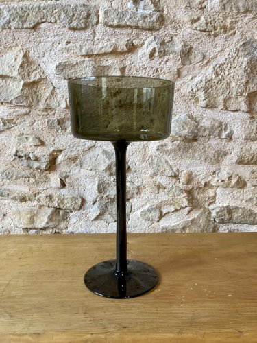 Grande coupe en verre soufflé teinté vert mousse