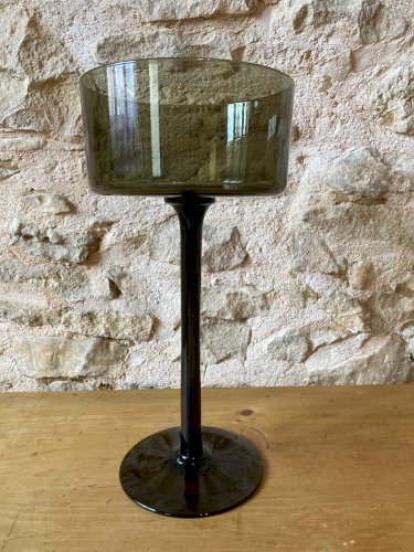 Grande coupe en verre soufflé teinté vert mousse