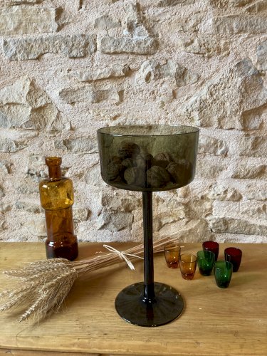 Grande coupe en verre soufflé teinté vert mousse