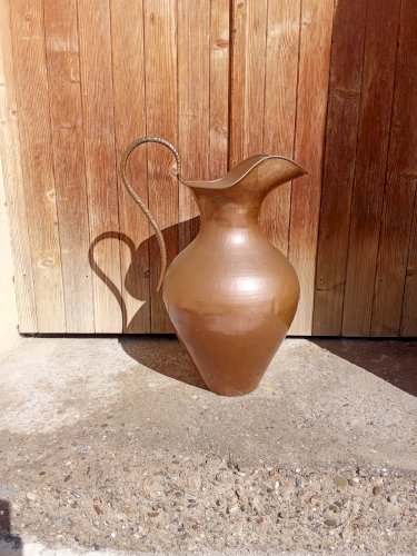 Grande cruche en cuivre orientale 