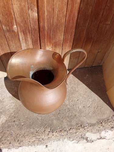 Grande cruche en cuivre orientale 