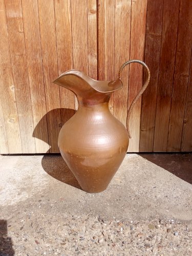 Grande cruche en cuivre orientale 