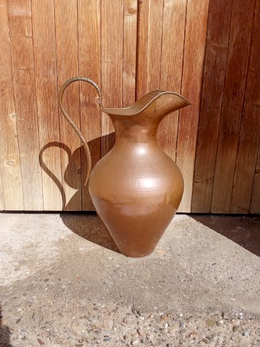 Grande cruche en cuivre orientale 