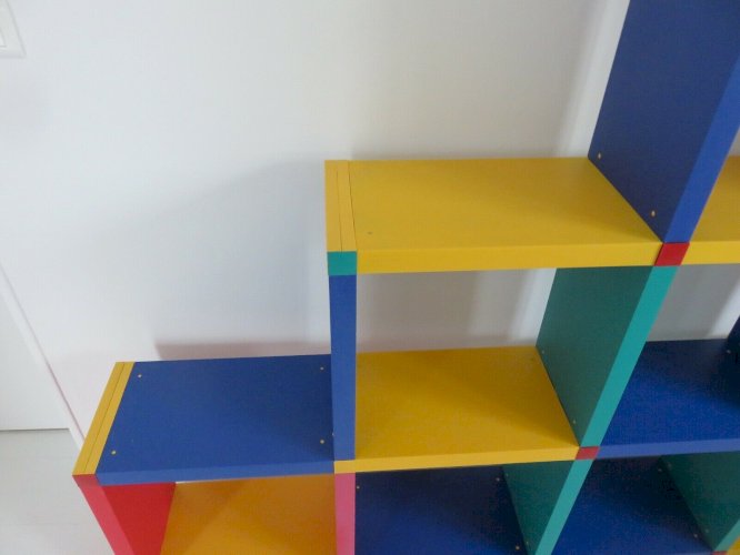 GRANDE ETAGERE  DORON LACHISCH  EN POLYPROPYLENE ERA MEMPHIS ANNEES 80 