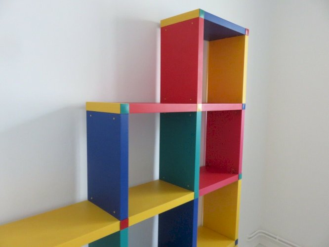 GRANDE ETAGERE  DORON LACHISCH  EN POLYPROPYLENE ERA MEMPHIS ANNEES 80 