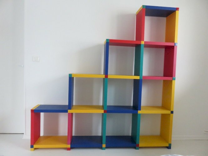 GRANDE ETAGERE  DORON LACHISCH  EN POLYPROPYLENE ERA MEMPHIS ANNEES 80 