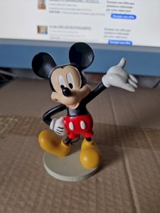 Grande Figurine  en resine 13  Cm-mickey  en resine