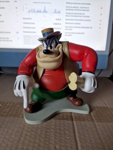 Grande Figurine  en resine 17 Cm- Brigand  en resine