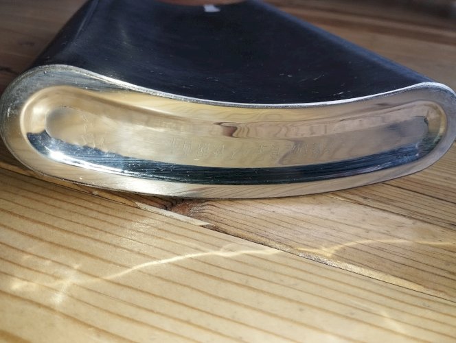 Grande flasque décorative gravée – Inscriptions chinoises – Objet symbolique sculptural