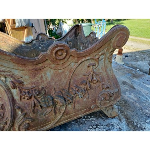Grande Jardinière en Fonte 1900 de Style Rocaille : Charleville - Mézières