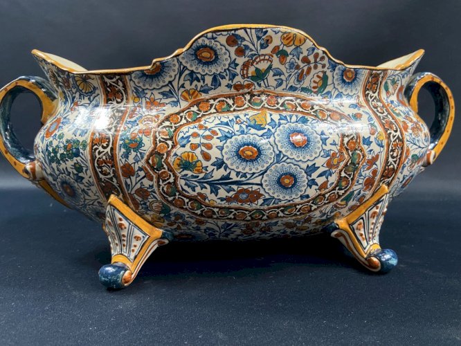 Grande jardinière oblongue en faïence de Gien décor persan époque 1880-1890