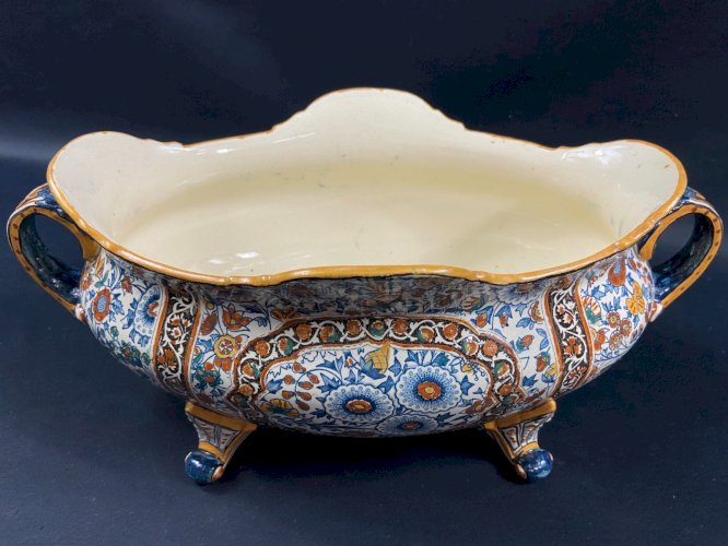 Grande jardinière oblongue en faïence de Gien décor persan époque 1880-1890