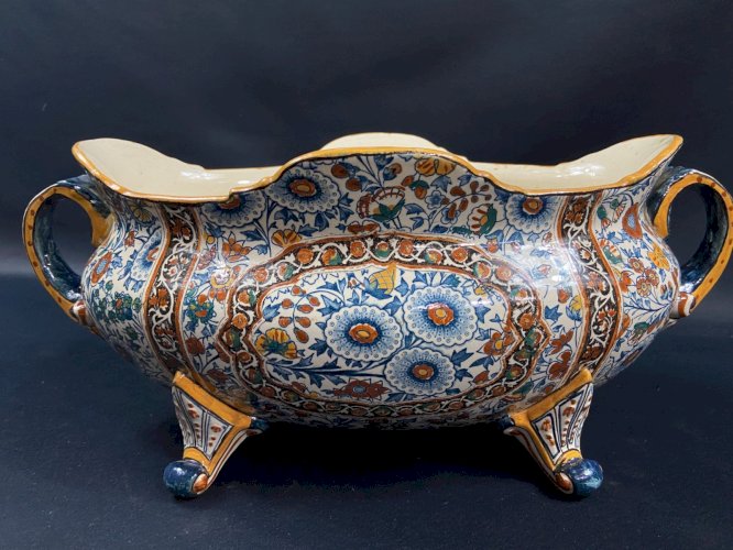 Grande jardinière oblongue en faïence de Gien décor persan époque 1880-1890