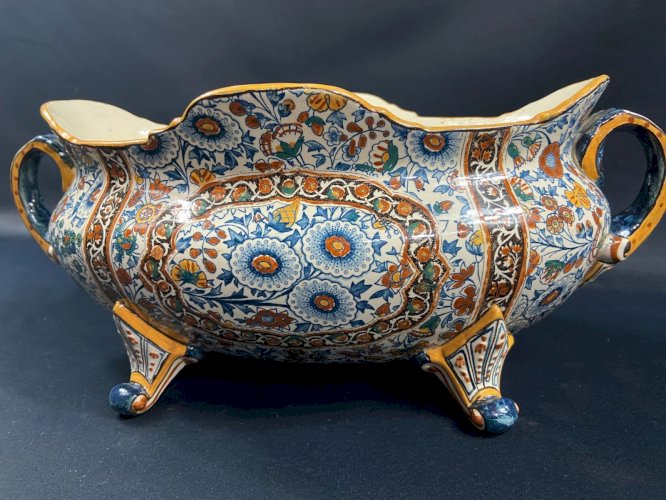 Grande jardinière oblongue en faïence de Gien décor persan époque 1880-1890