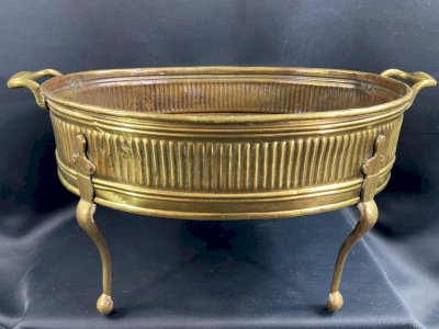 Grande jardinière quadripode à anses laiton godronné fin XVIIIe style Louis XVI