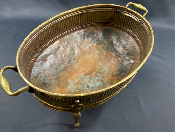 Grande jardinière quadripode à anses laiton godronné fin XVIIIe style Louis XVI