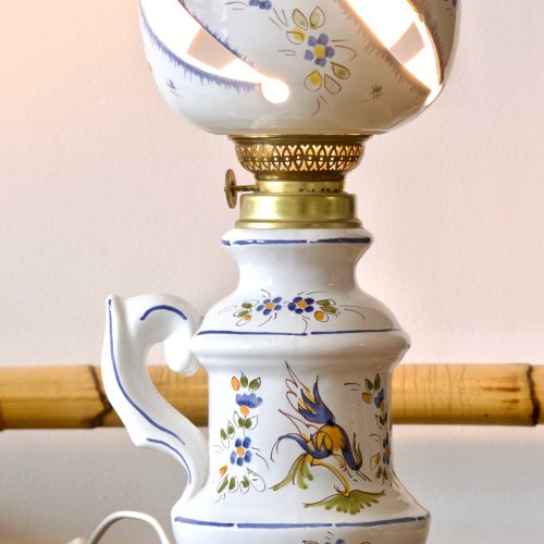 Grande lampe artisanale en faïence du Moustiers