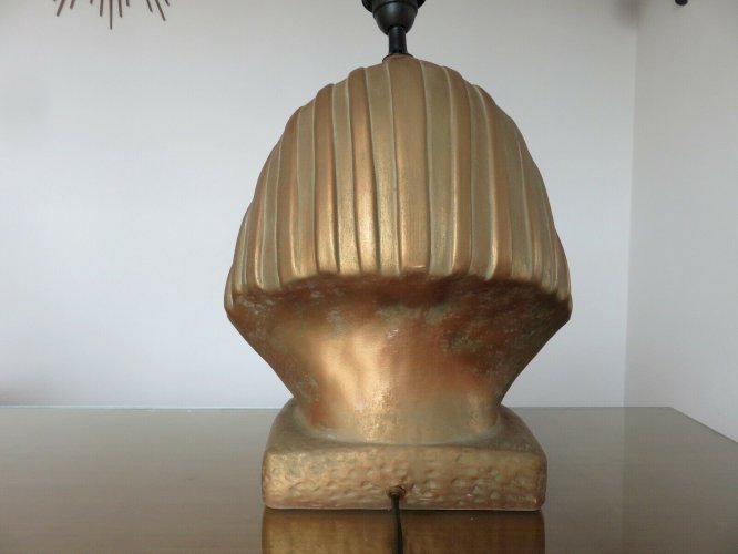 GRANDE LAMPE DE TABLE  PHARAON  EN PLATRE DORE ANNEES 70 