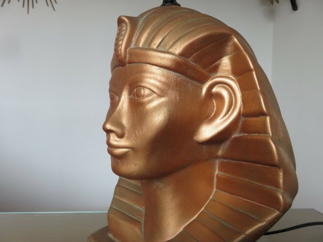 GRANDE LAMPE DE TABLE  PHARAON  EN PLATRE DORE ANNEES 70 
