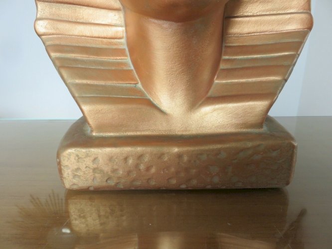 GRANDE LAMPE DE TABLE  PHARAON  EN PLATRE DORE ANNEES 70 