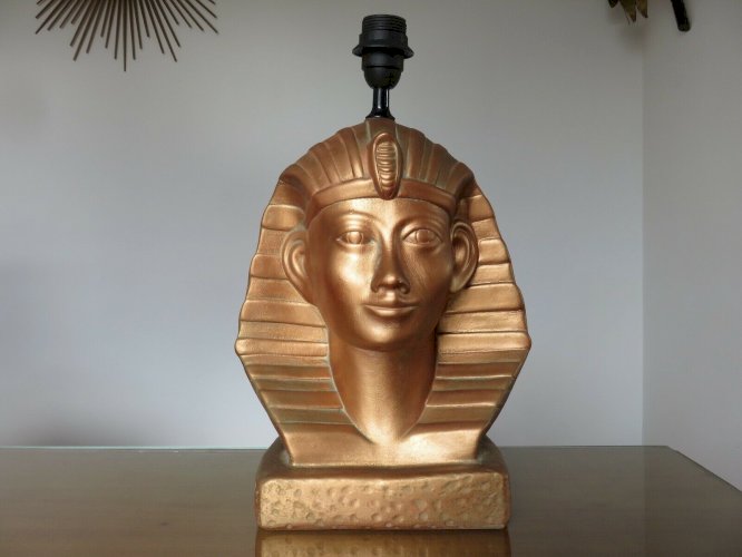 GRANDE LAMPE DE TABLE  PHARAON  EN PLATRE DORE ANNEES 70 