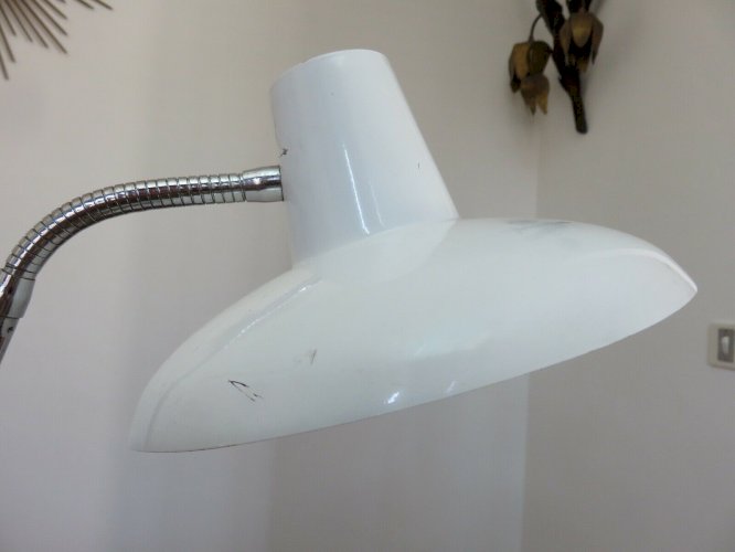 GRANDE LAMPE EN METAL LAQUE BLANC ET DOUBLE FLEXIBLE CHROME ANNEES 60 70 