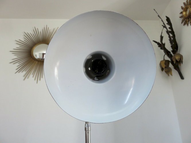 GRANDE LAMPE EN METAL LAQUE BLANC ET DOUBLE FLEXIBLE CHROME ANNEES 60 70 