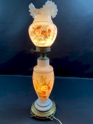 Grande lampe opaline de style Napoléon III à décor floral paire possible