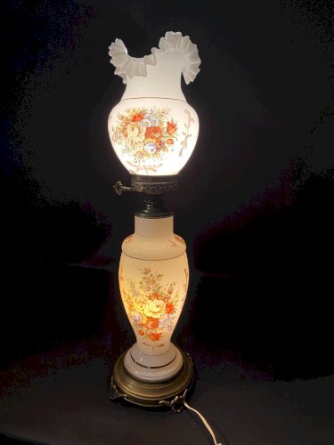Grande lampe opaline de style Napoléon III à décor floral paire possible